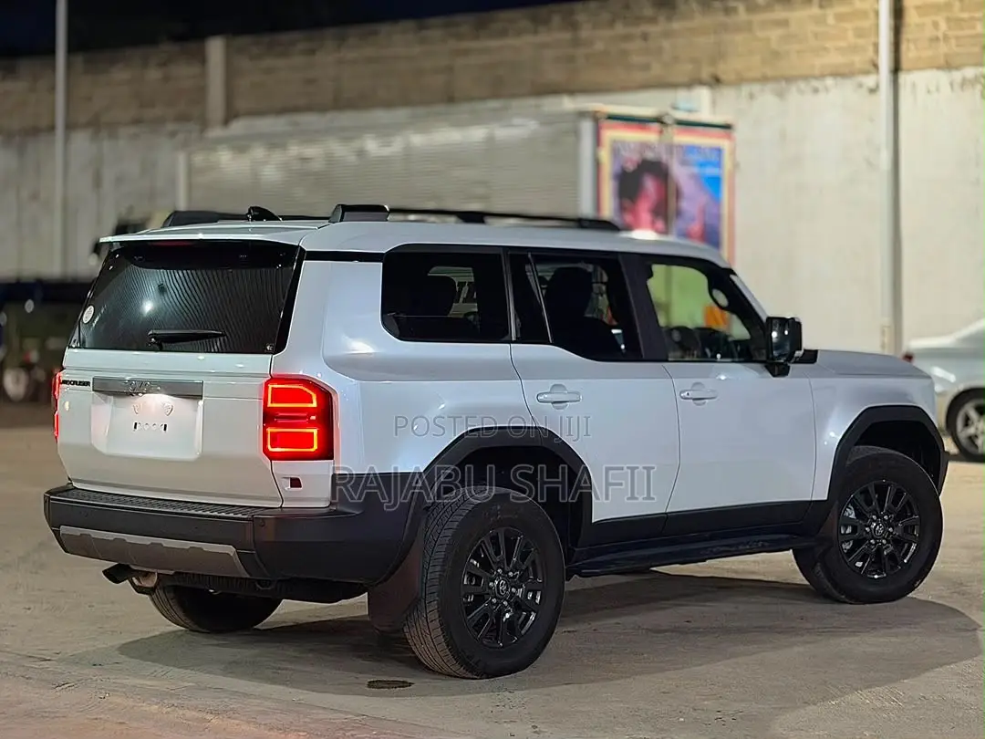 Toyota Land Cruiser Prado 2.7 2024 Silver