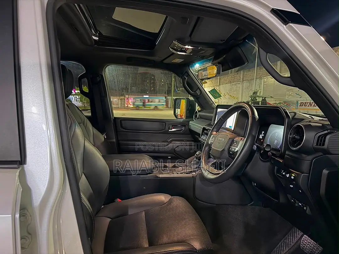 Toyota Land Cruiser Prado 2.7 2024 Silver