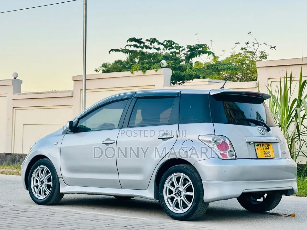 Toyota IST 2004 Silver