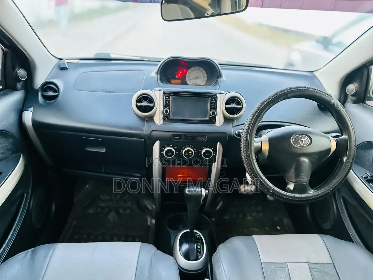 Toyota IST 2004 Silver