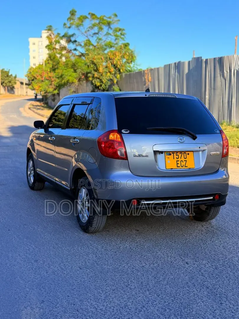 Mazda Verisa 2007 Silver
