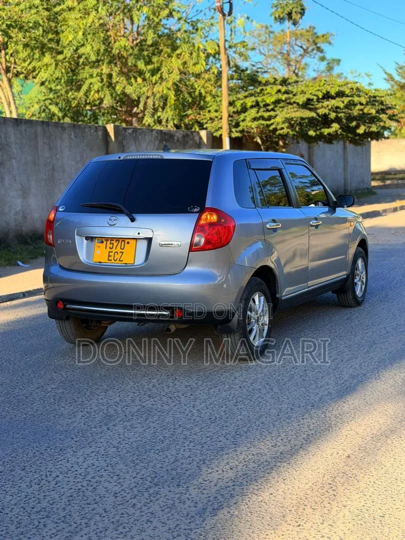 Mazda Verisa 2007 Silver