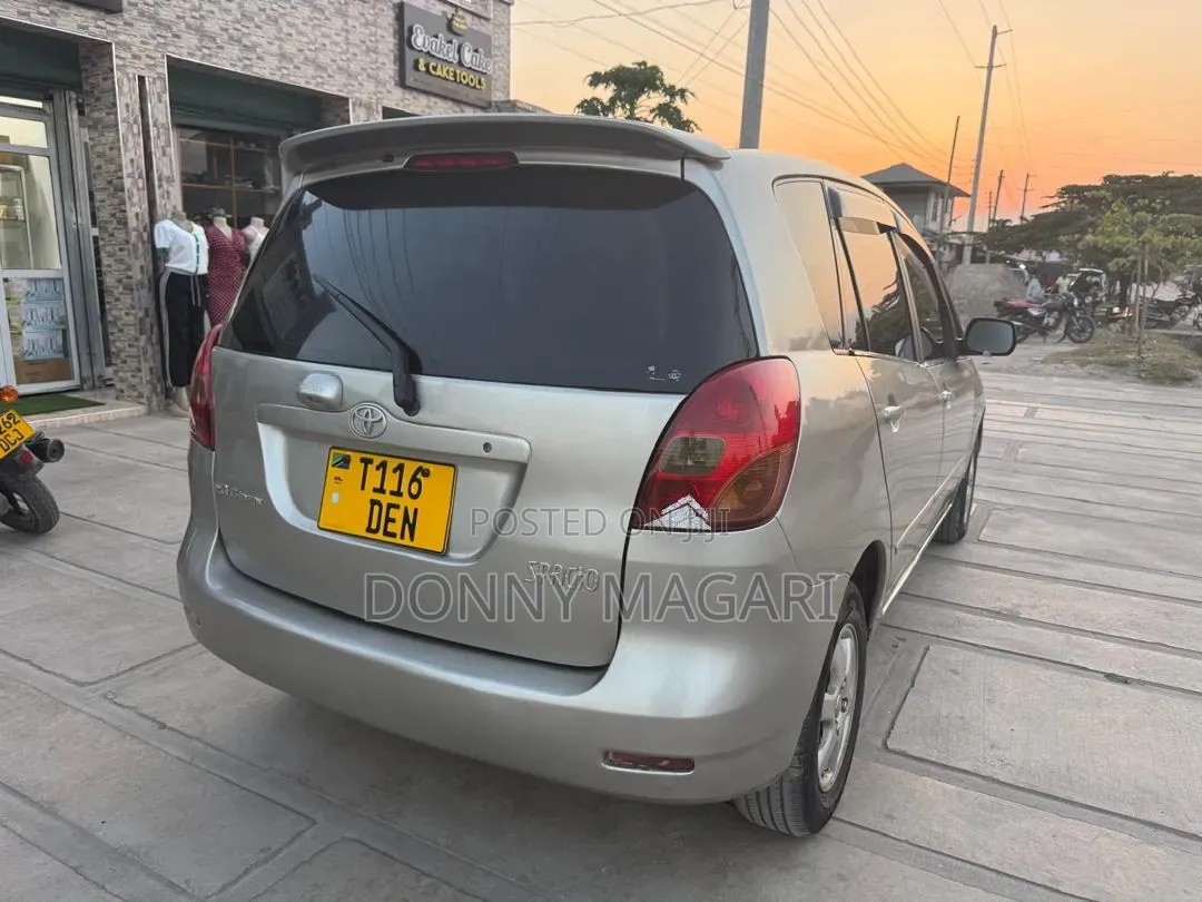 Toyota Corolla Spacio 2005 Silver
