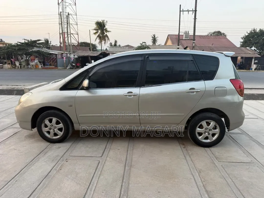 Toyota Corolla Spacio 2005 Silver