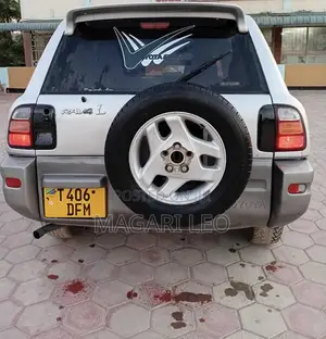Toyota RAV4 Base FWD 1999 Silver