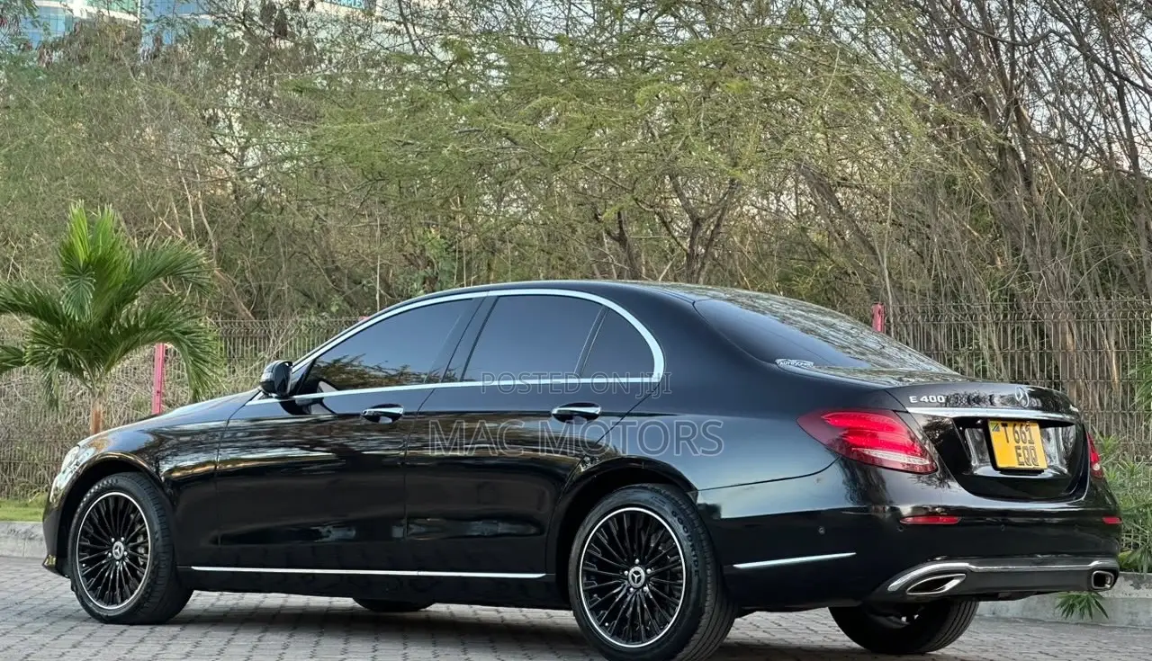 Mercedes-Benz E400 2016 Black