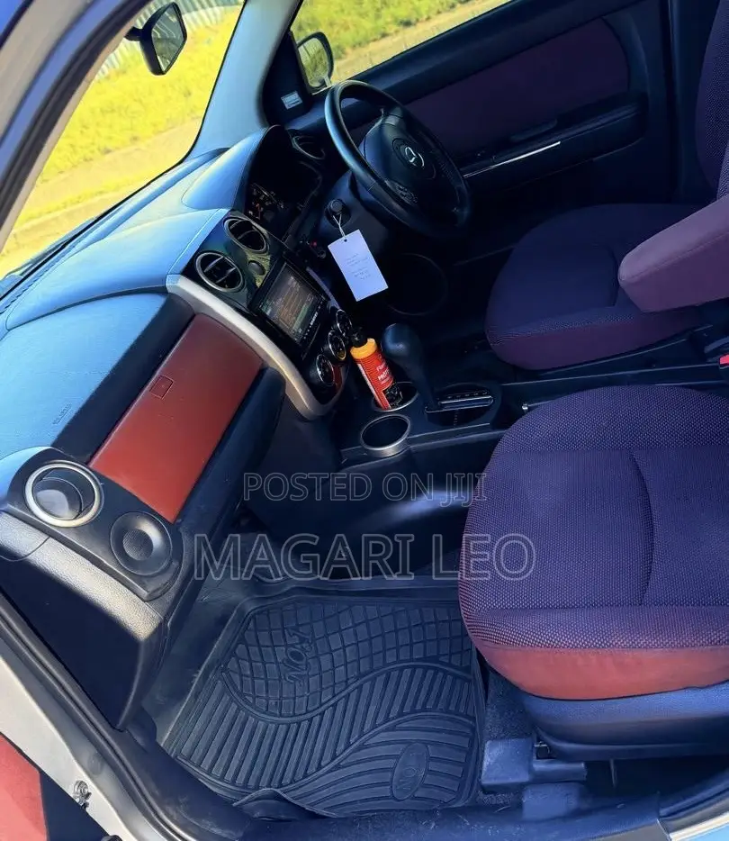 Mazda Verisa 2008 Silver