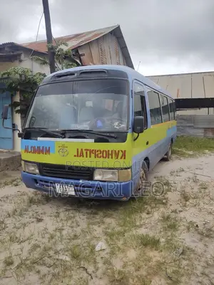 Toyota Coaster 2004 Blue
