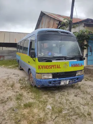 Toyota Coaster 2004 Blue
