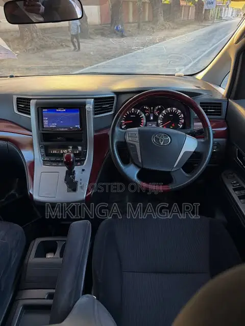 Toyota Vellfire 2009 White