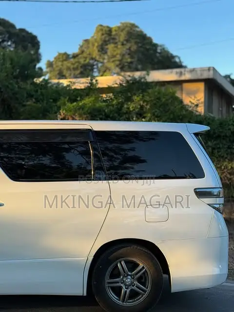 Toyota Vellfire 2009 White
