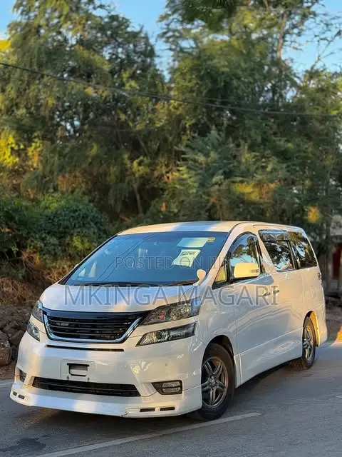 Toyota Vellfire 2009 White