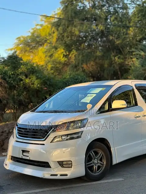 Toyota Vellfire 2009 White