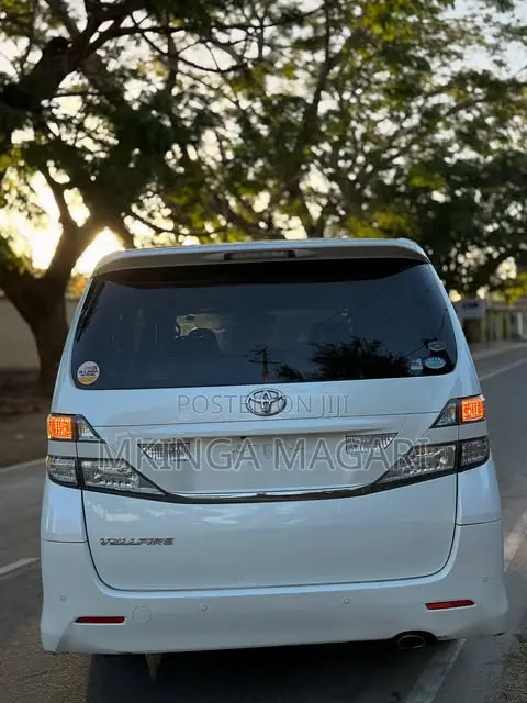 Toyota Vellfire 2009 White
