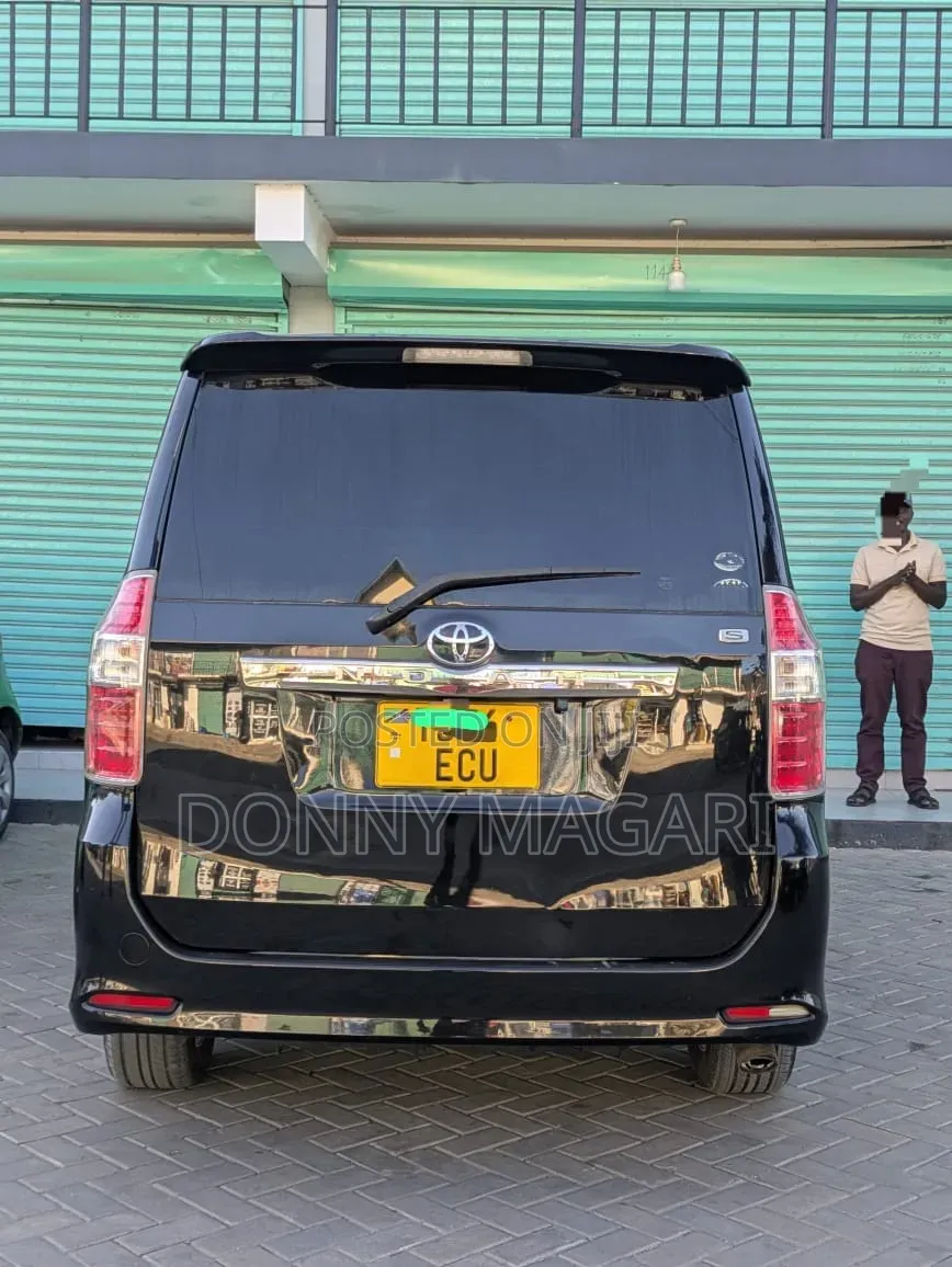 Toyota Noah 2007 Black