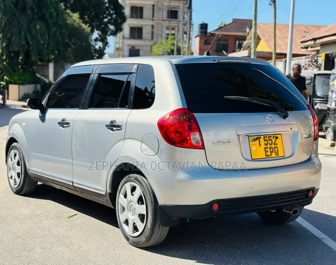 Mazda Verisa 2010 Gray