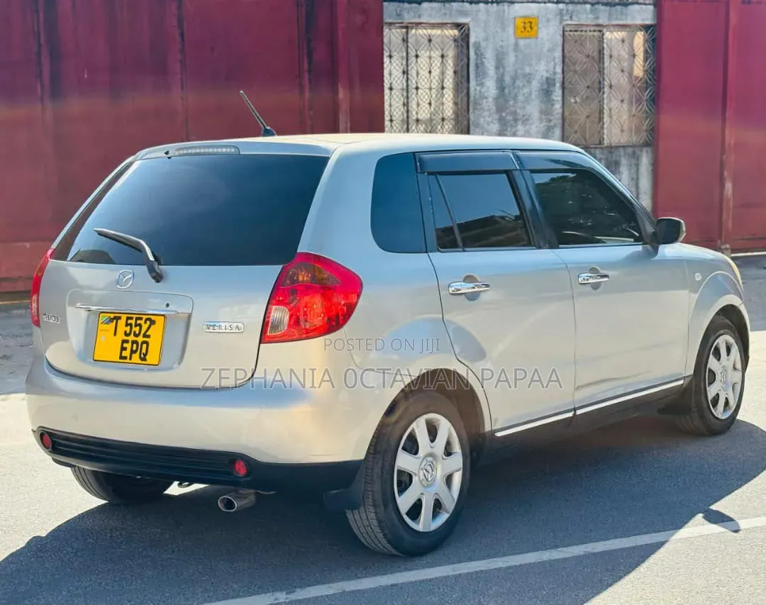Mazda Verisa 2010 Gray