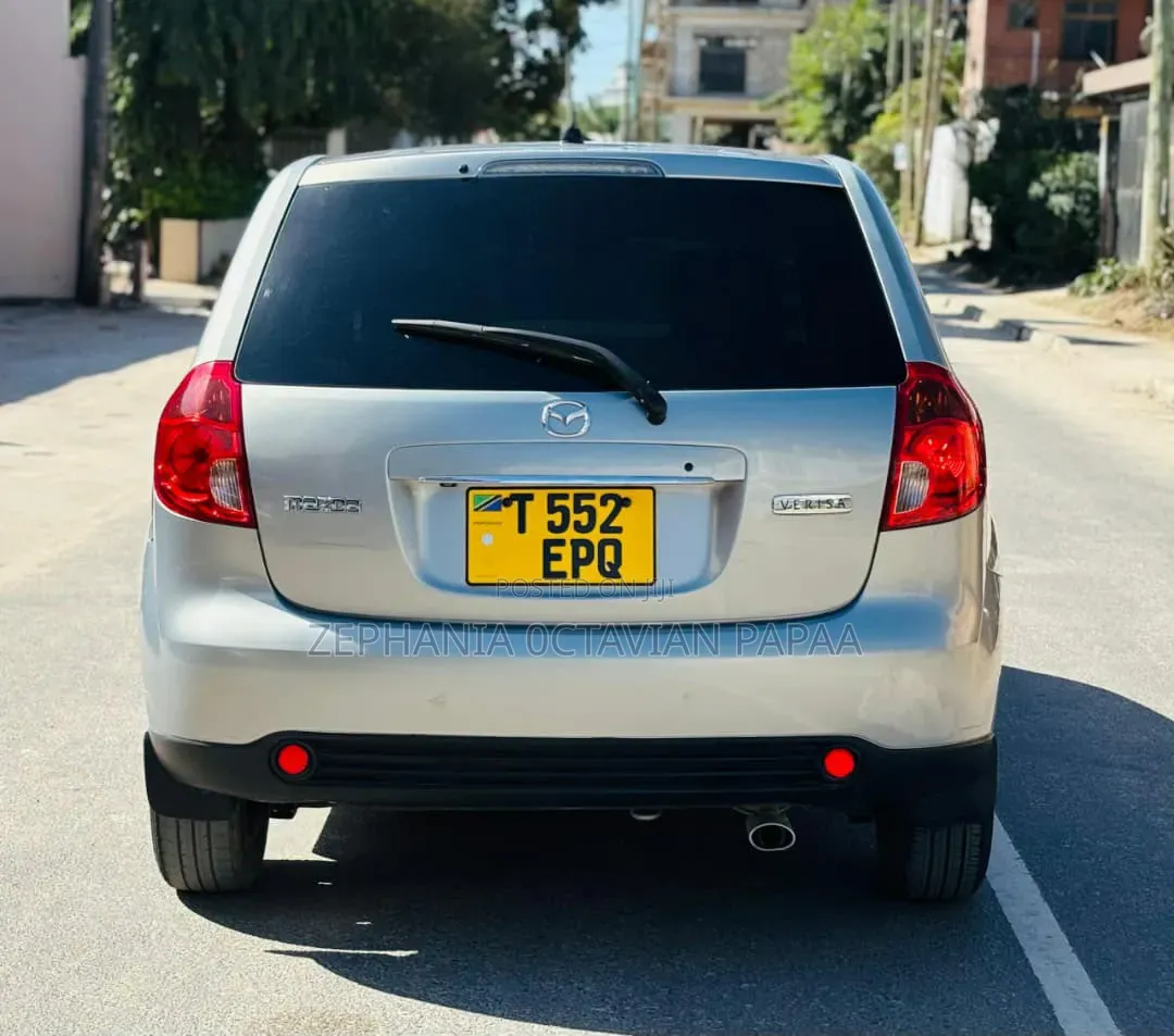 Mazda Verisa 2010 Gray