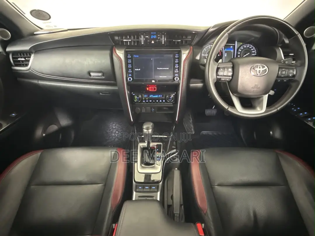 Toyota Fortuner 2024 Brown