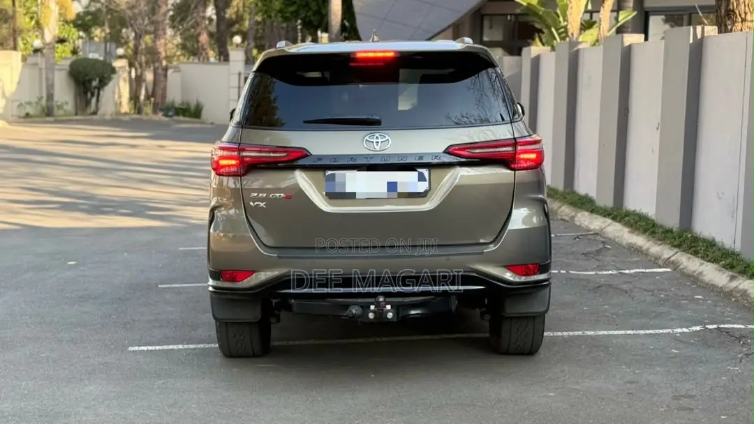 Toyota Fortuner 2024 Brown