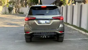 Toyota Fortuner 2024 Brown