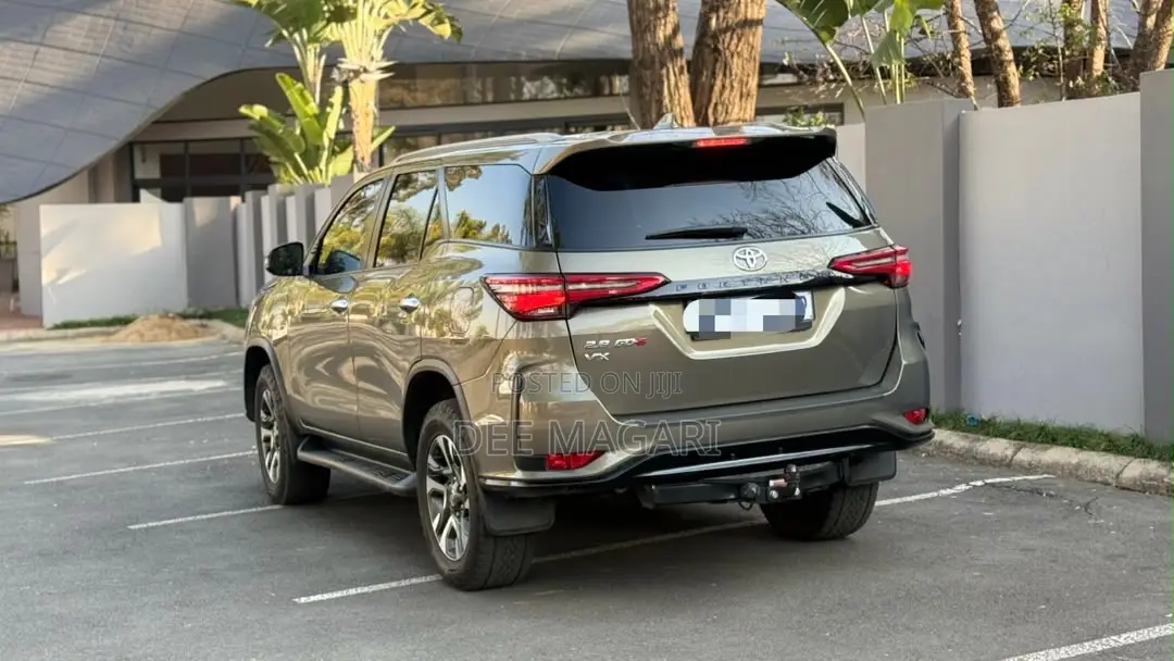 Toyota Fortuner 2024 Brown