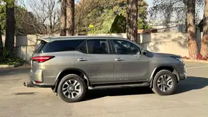 Toyota Fortuner 2024 Brown