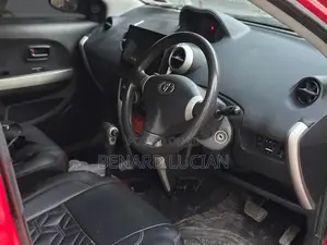 Toyota IST 2005 Red