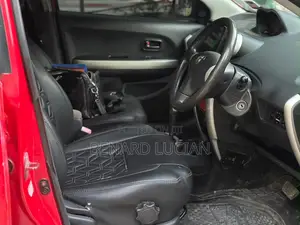 Toyota IST 2005 Red