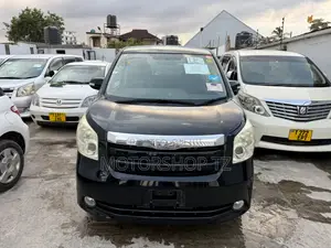 Toyota Noah 2.0 143hp FWD (8 Seater) 2008 Black