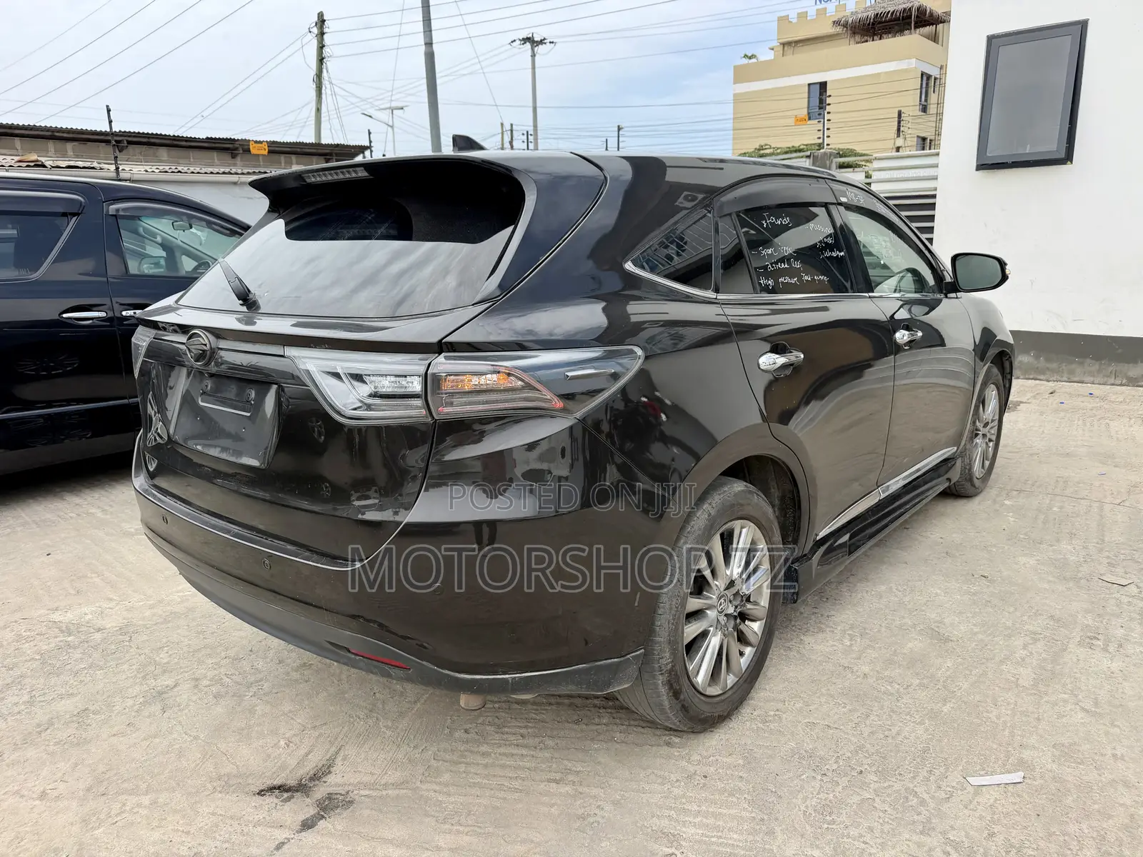 Toyota Harrier 2.0 2016 Brown
