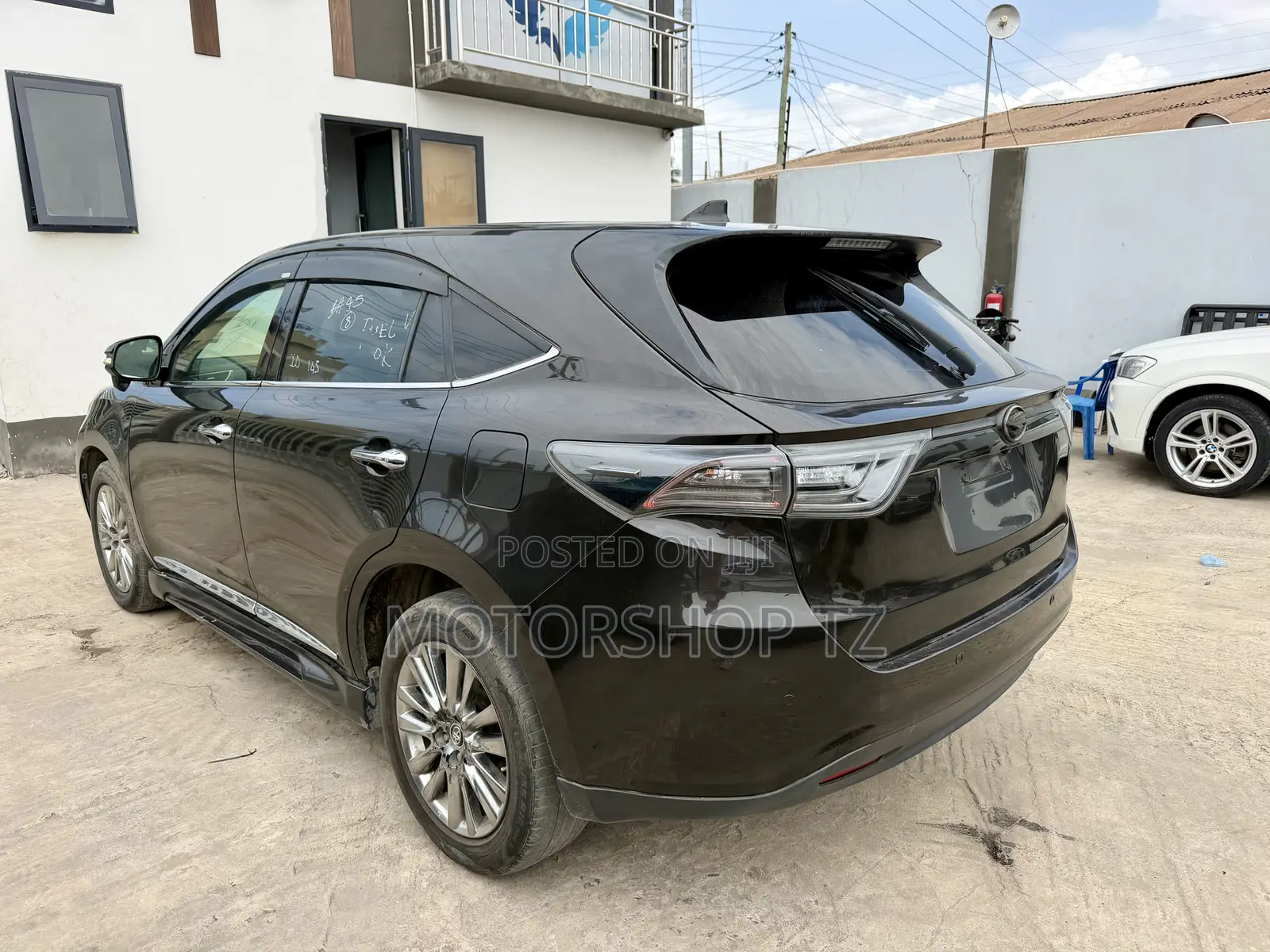 Toyota Harrier 2.0 2016 Brown