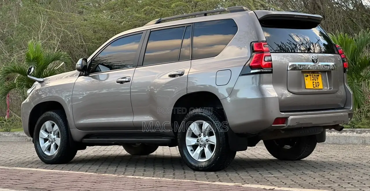 Toyota Land Cruiser Prado 2.7 2020 Gray
