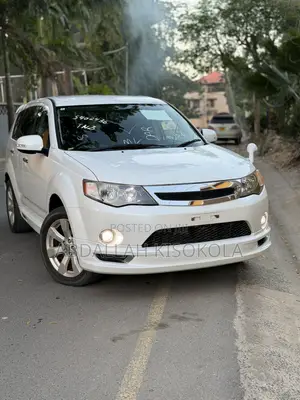 Mitsubishi Outlander 2010 White