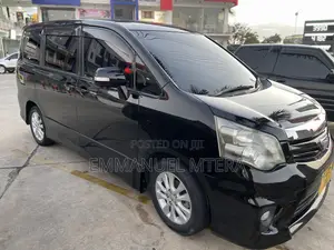 Toyota Noah 2.0 143hp FWD (7 Seater) 2010 Black