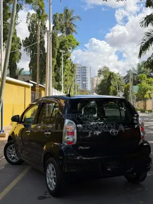 Toyota Passo 1.0 FWD 2012 Black