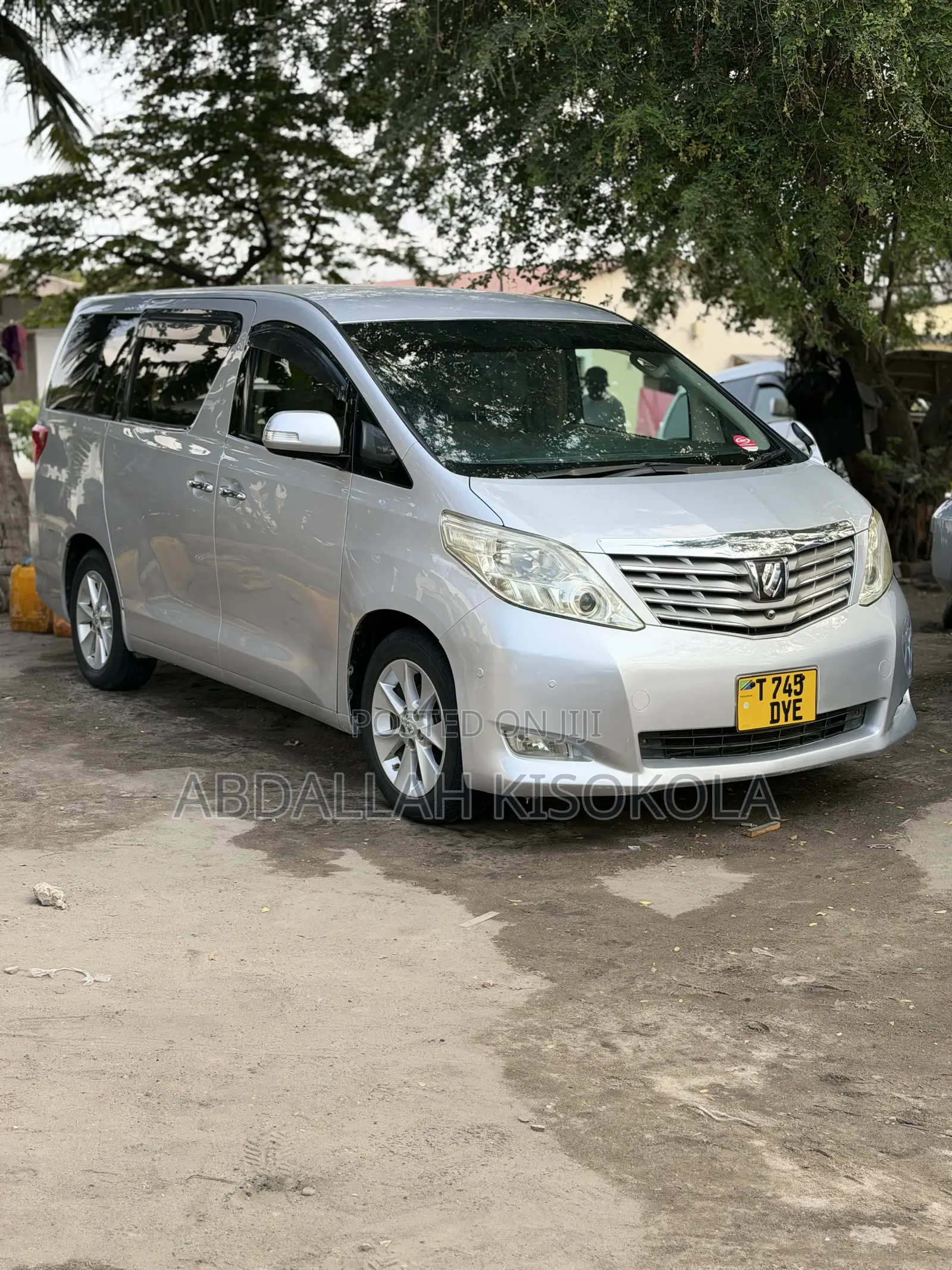 Toyota Alphard 2.4 Petrol FWD 2009 Silver