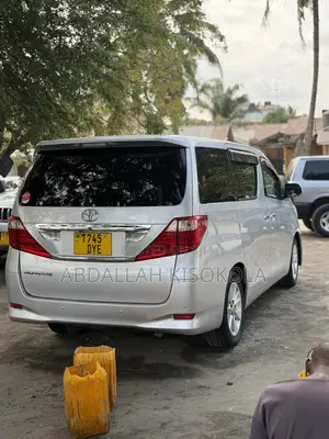 Toyota Alphard 2.4 Petrol FWD 2009 Silver