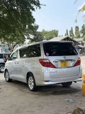 Toyota Alphard 2.4 Petrol FWD 2009 Silver