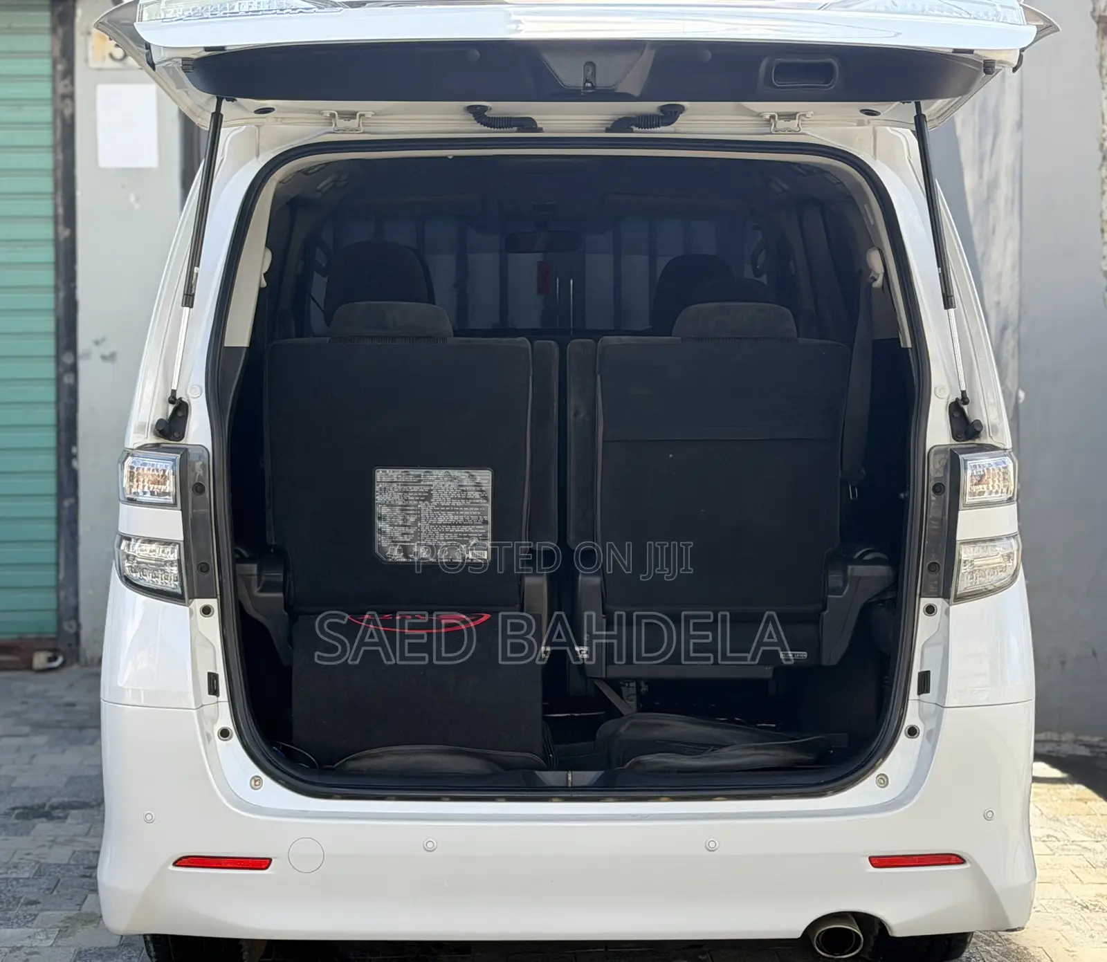 Toyota Vellfire V 2.4 FWD 7-Seater 2009 White