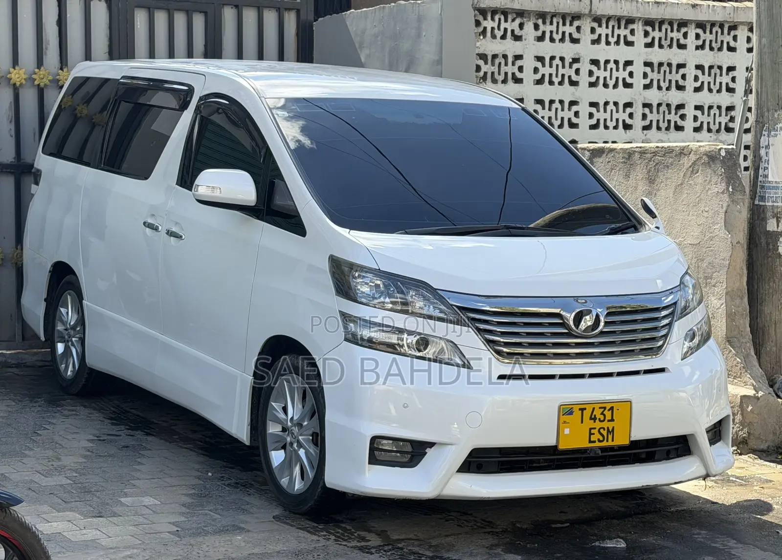 Toyota Vellfire V 2.4 FWD 7-Seater 2009 White