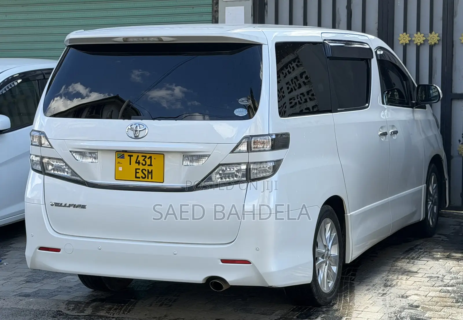 Toyota Vellfire V 2.4 FWD 7-Seater 2009 White