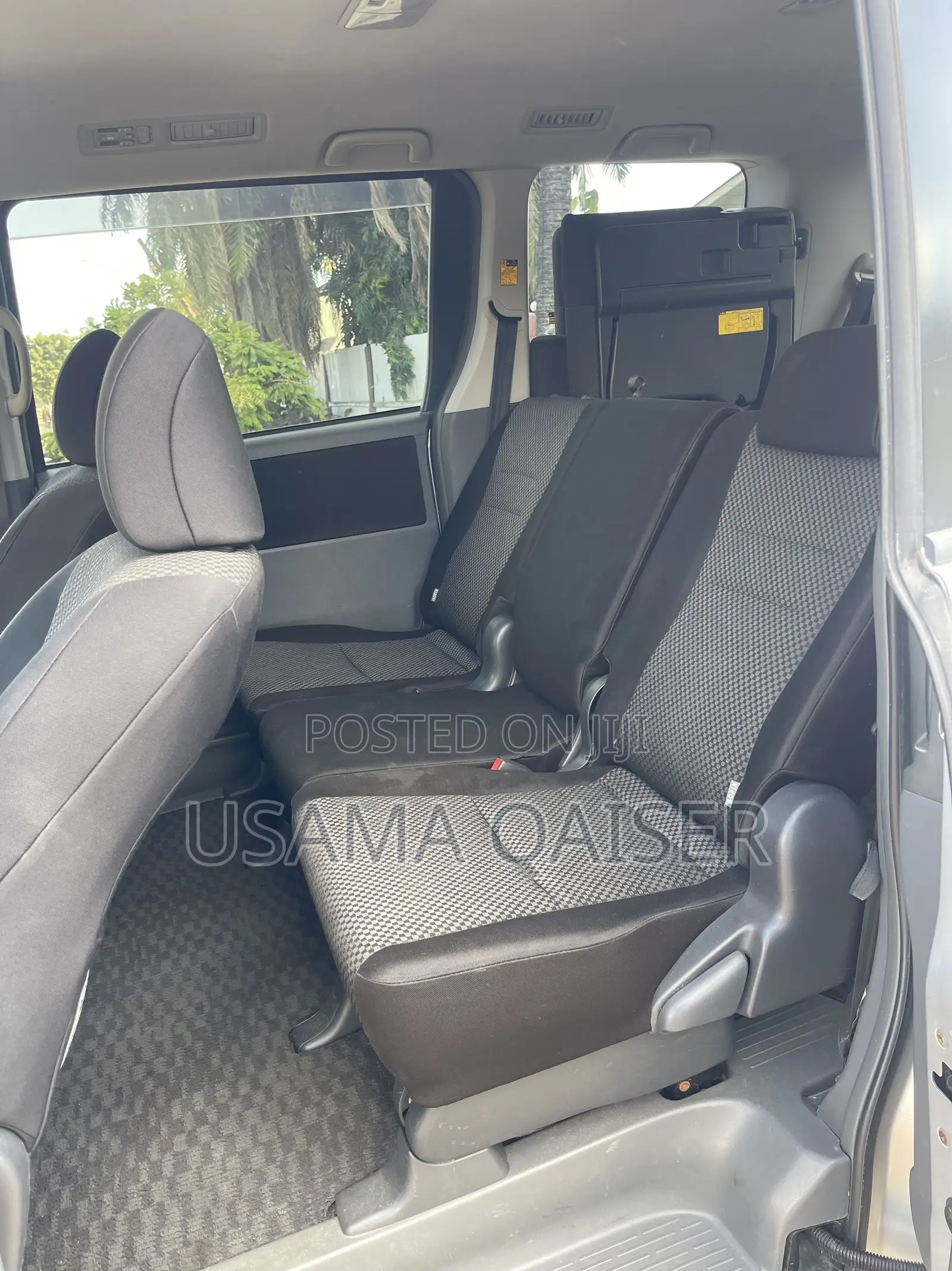 Toyota Noah 2.0 143hp FWD (7 Seater) 2008 Silver