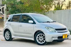 Toyota IST 2004 Silver