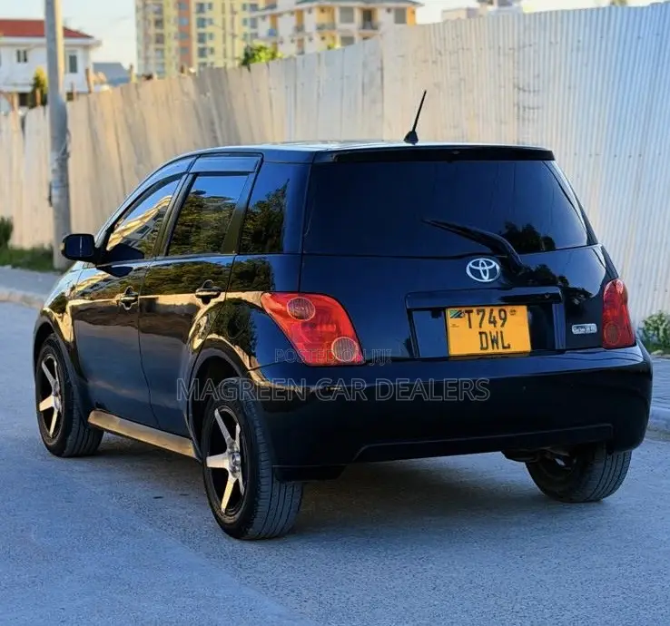 Toyota IST 2005 Black