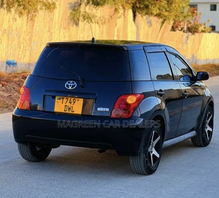 Toyota IST 2005 Black