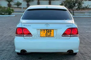 Toyota Crown Royale 2005 White