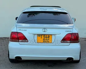 Toyota Crown 2006 White