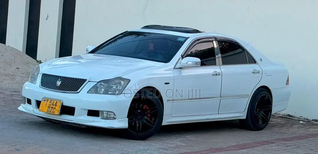 Toyota Crown 2006 White