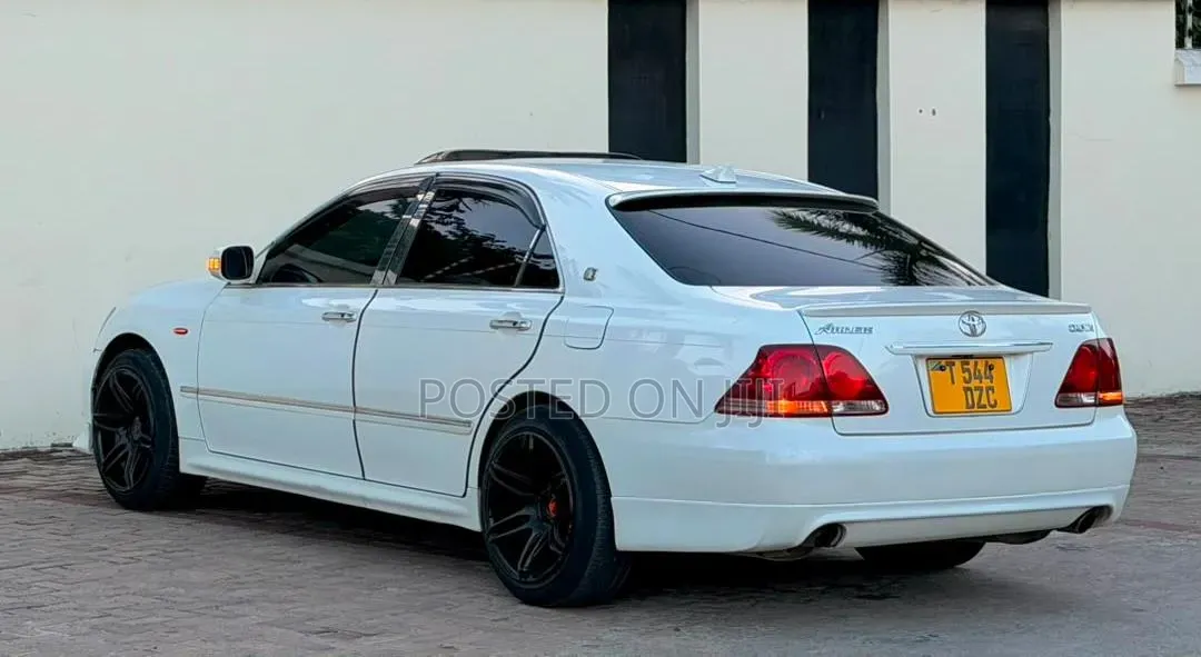 Toyota Crown 2006 White